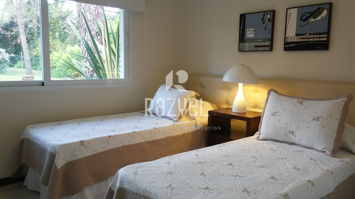 Casa ID.719 - Casa ¨Evergreen¨ Playa Mansa Venta, Alquiler Anual y Temporal