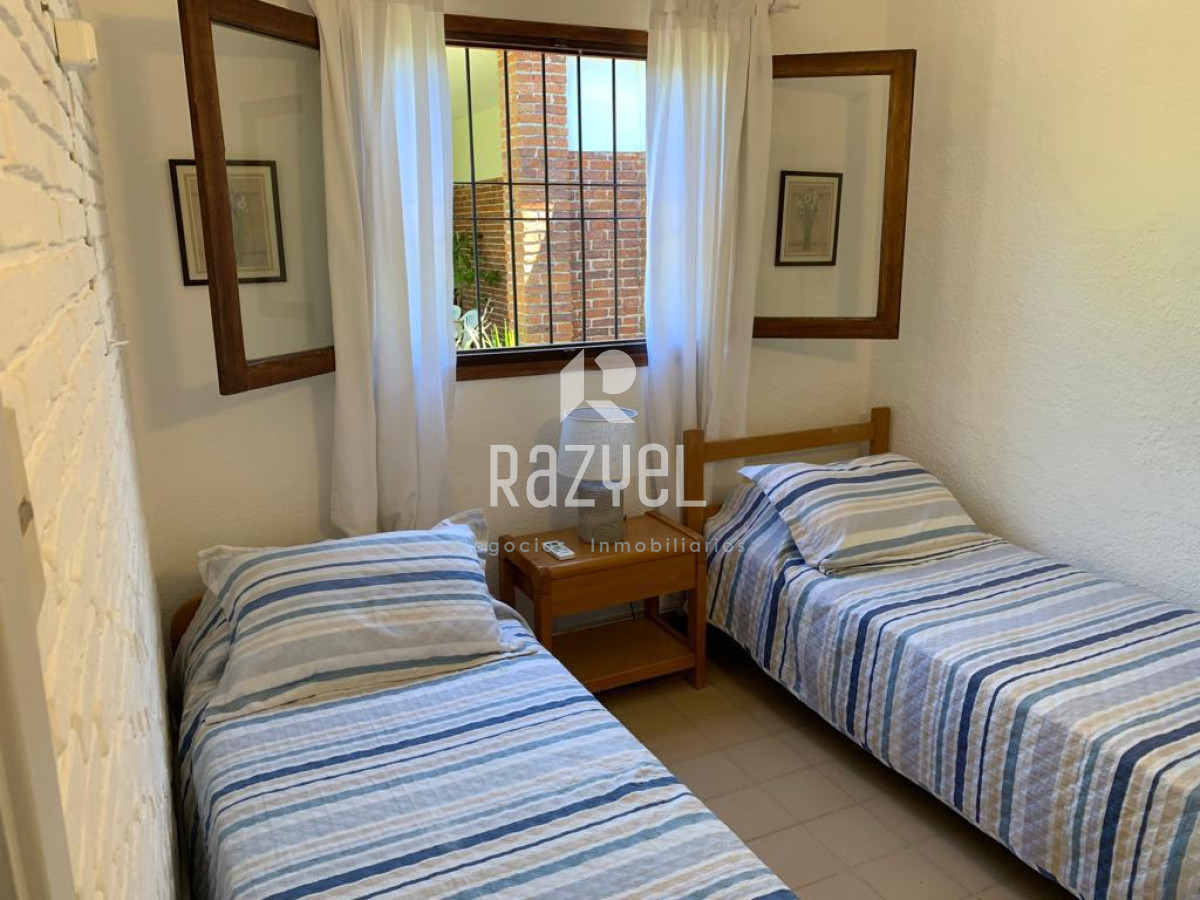 Casa ID.404 - Hermosa Casa de 2 dormitorios y dependencia en Las Delicias parada 25 Playa Mansa