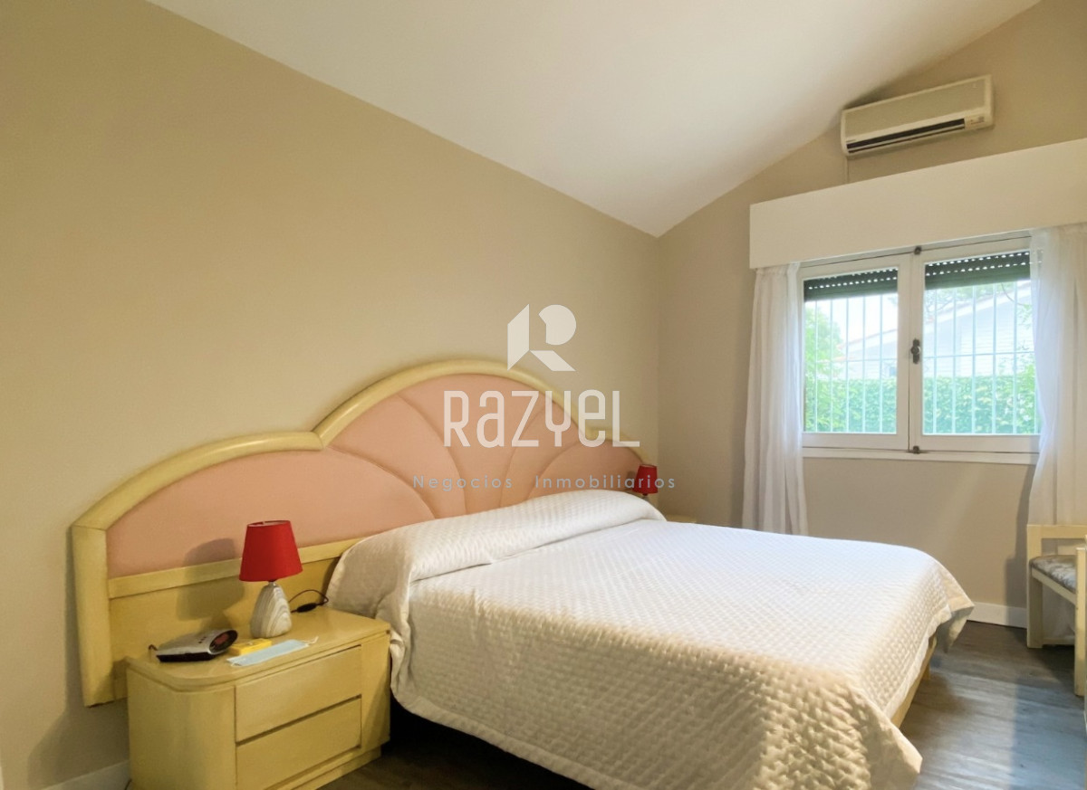Casa ID.736 - Casa en Playa Mansa con 3 dorm + dep