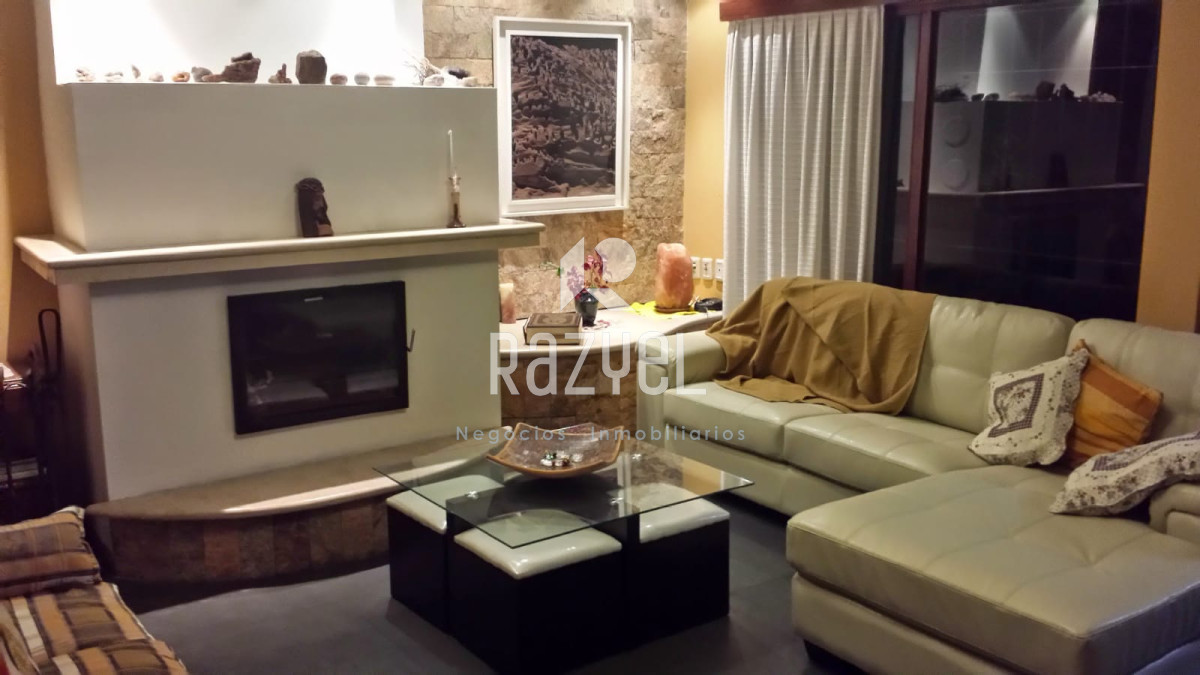 Casa ID.539 - Espectacular Casa - Alquiler Anual