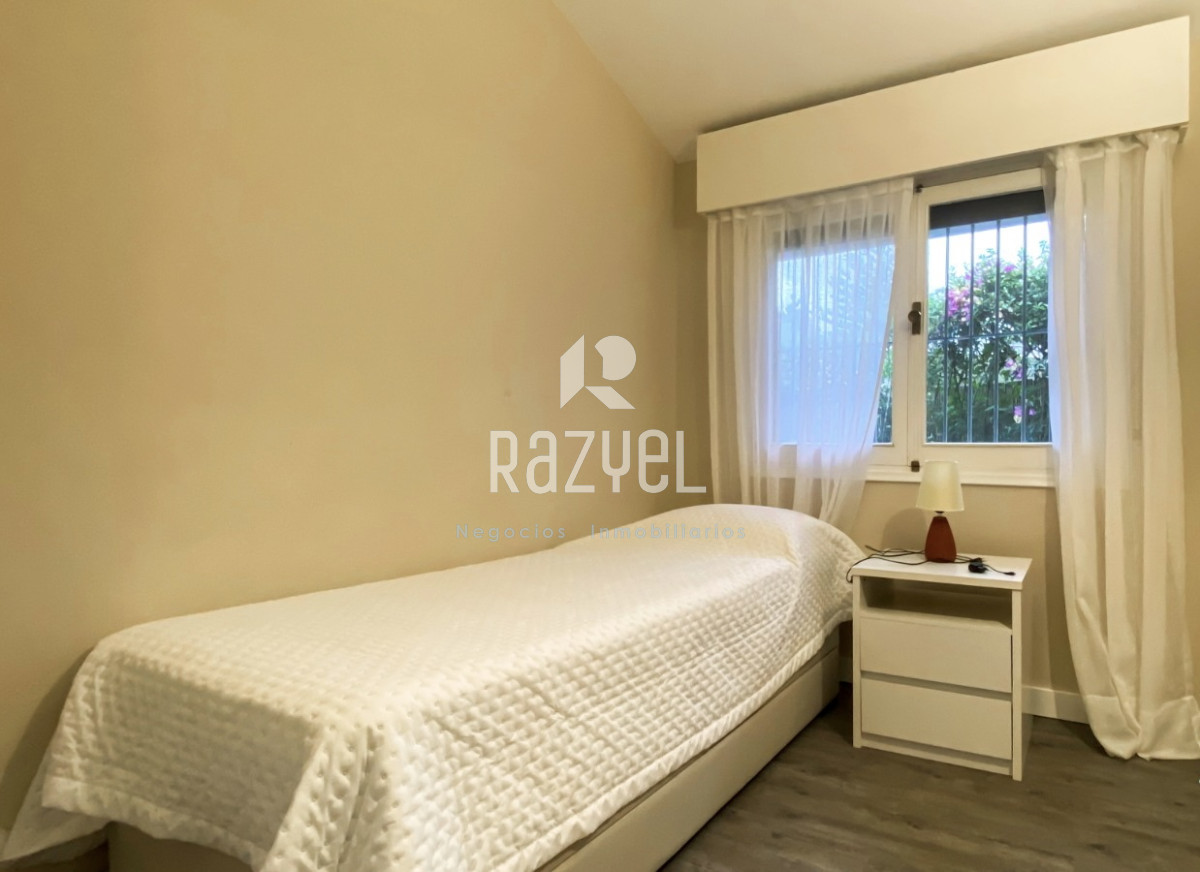 Casa ID.736 - Casa en Playa Mansa con 3 dorm + dep