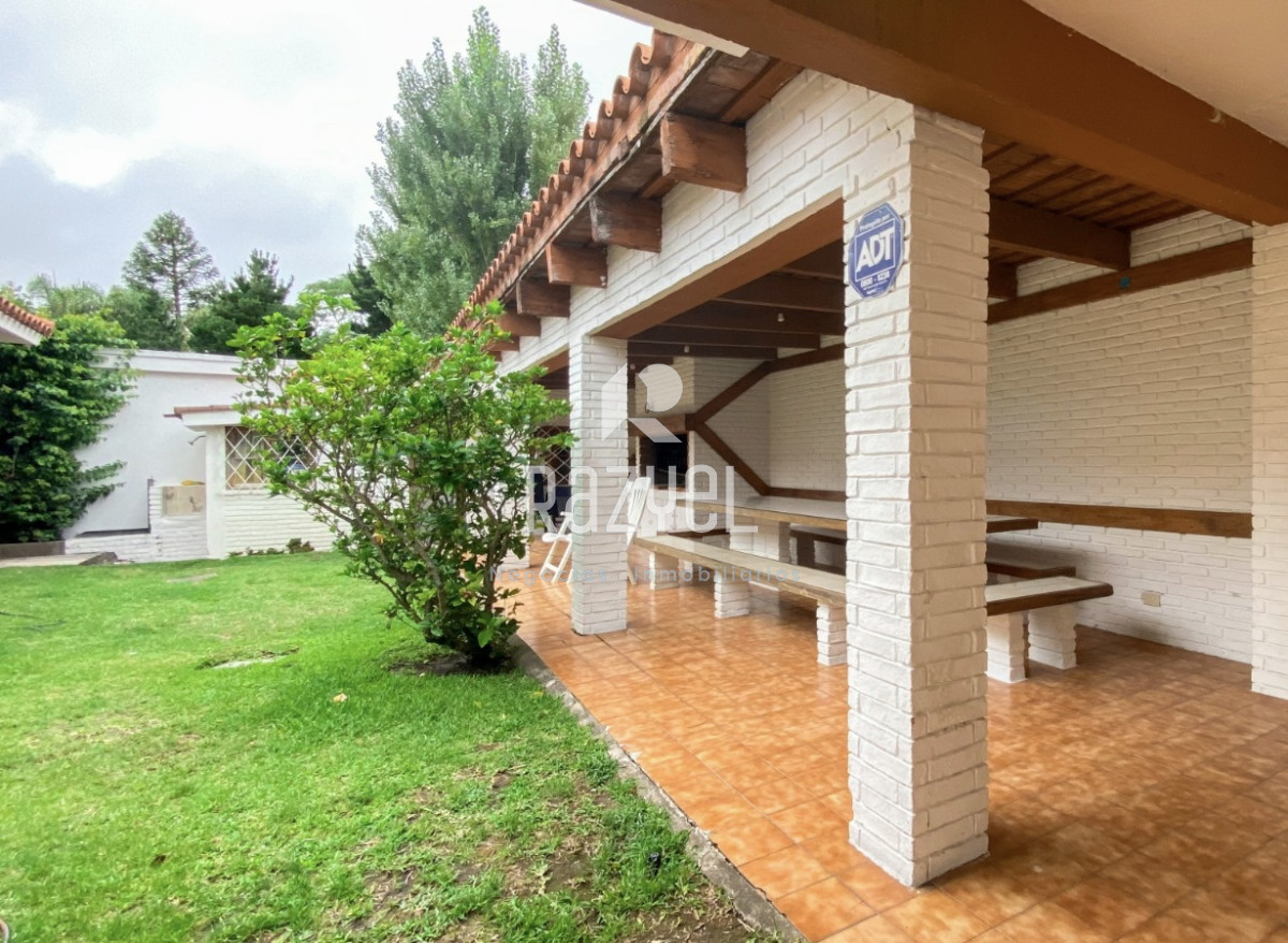 Casa ID.736 - Casa en Playa Mansa con 3 dorm + dep