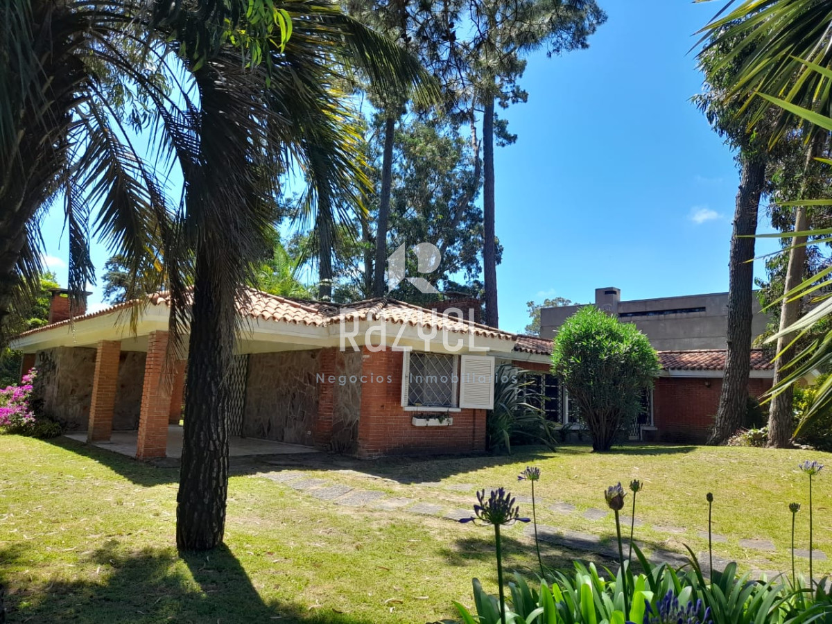 Casa ID.528 - Casa de 4 dormitorios alquiler anual 