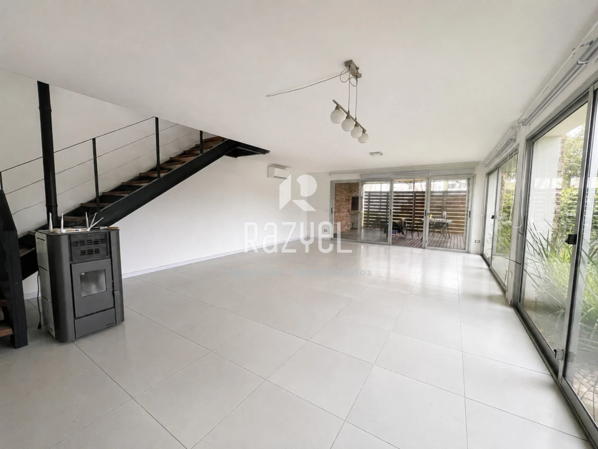 Casa ID.1277 - Casa en Alquiler Anual Pinares