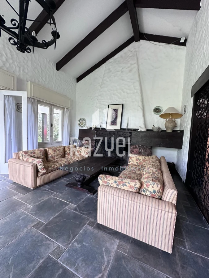 Casa ID.384 - Casa en Alquiler Anual y Venta