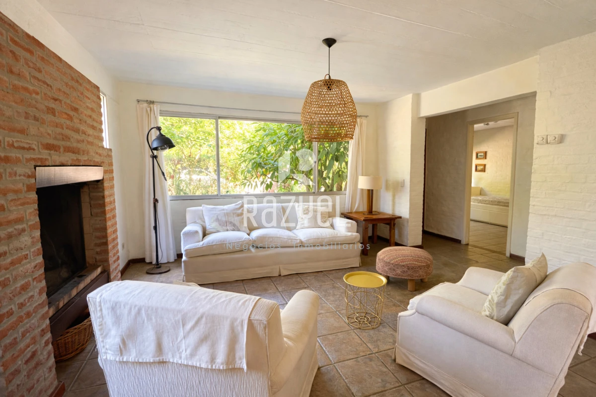 Casa ID.1210 - Hermosa casa en Pinares 4 dormitorios gran jardin