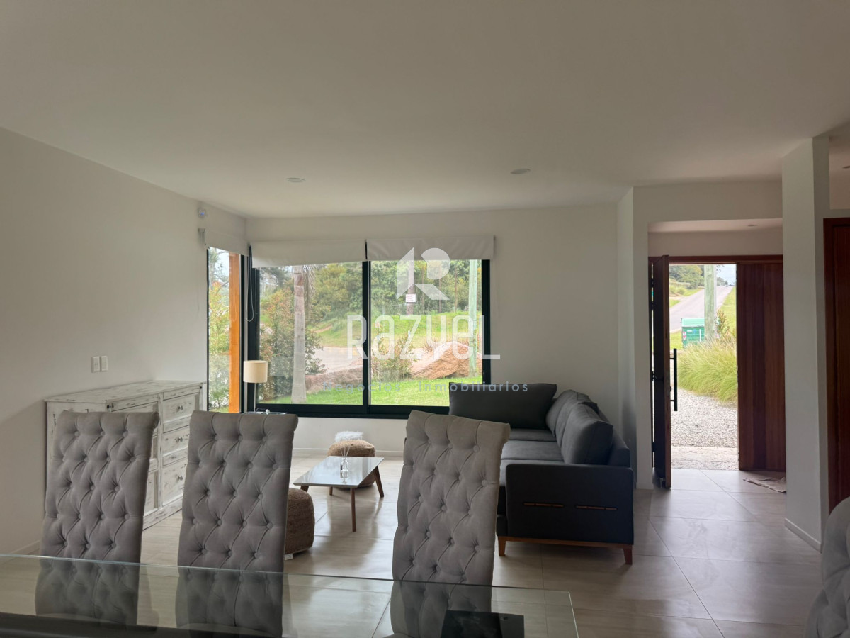 Casa ID.398 - CASA DE 3 DORMITORIOS EN ALQUILER ANUAL