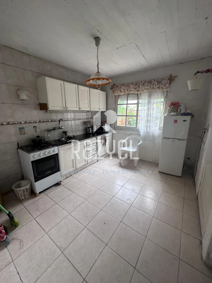 Casa ID.1236 - “Dos casas en un padrón , San Carlos .No apta banco”