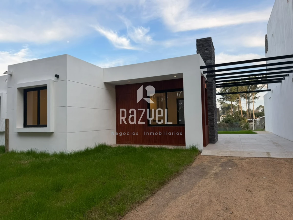Casa ID.1289 - Casa en venta 3 dormitorios 2 baños Burnett