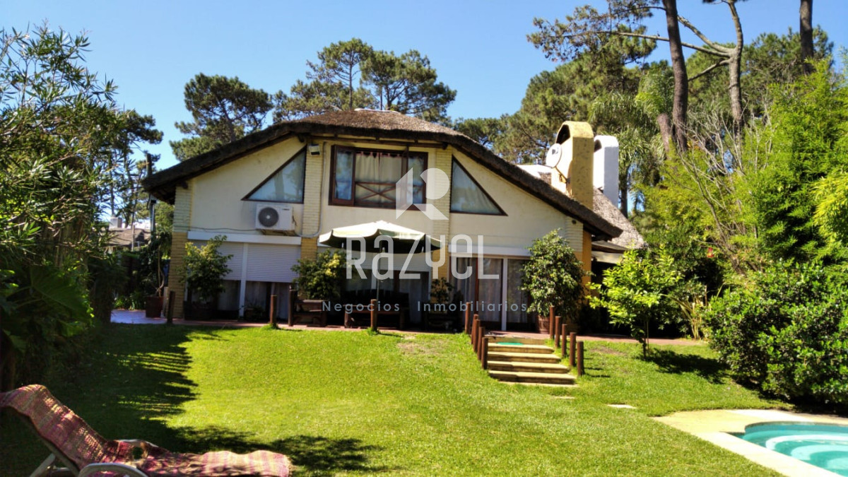 Casa ID.394 - Casa 4 dormitorios Pinares 