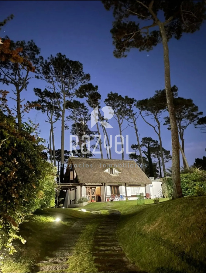 Casa ID.537 - Alquiler Anual a 200 mts del mar