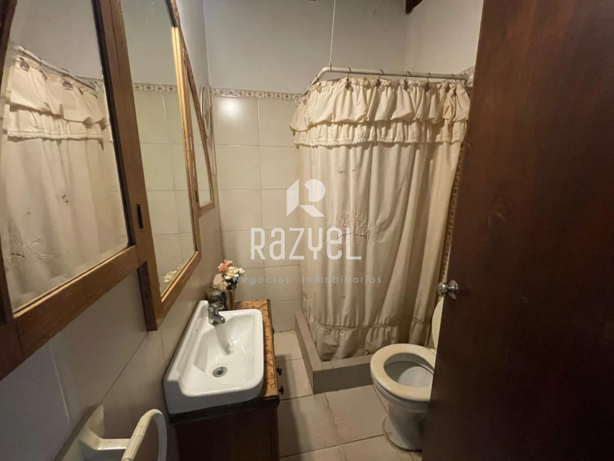 Casa ID.1152 - Casa en venta Pinares parada 39