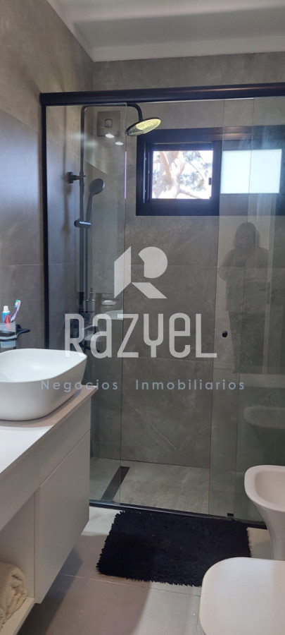 Casa ID.1213 - Casa Moderna en Venta de 3 dormitorios amueblada en Balneario Bs AS