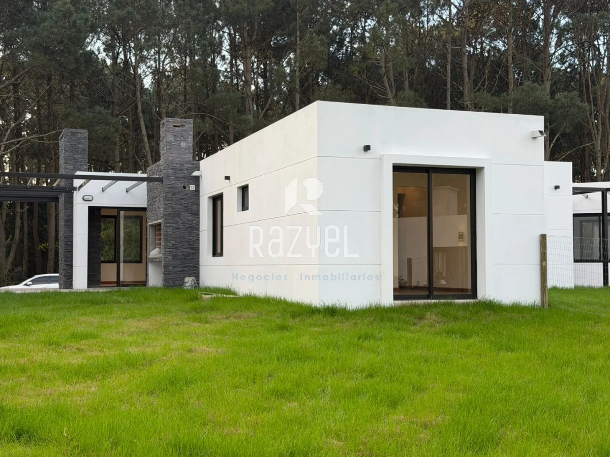 Casa ID.1289 - Casa en venta 3 dormitorios 2 baños Burnett