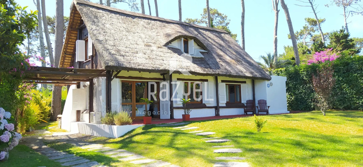 Casa ID.537 - Alquiler Anual a 200 mts del mar