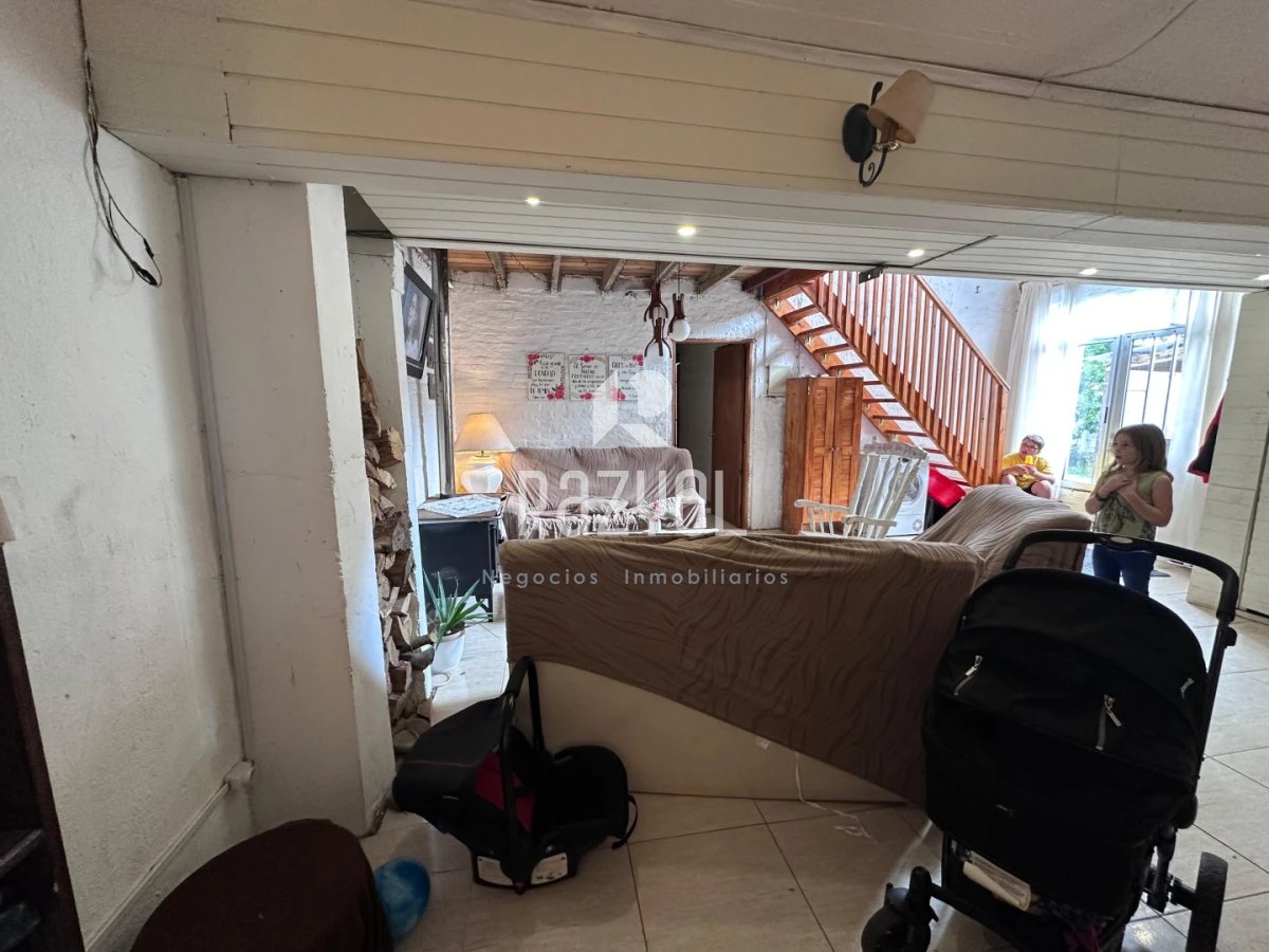 Casa ID.1236 - “Dos casas en un padrón , San Carlos .No apta banco”