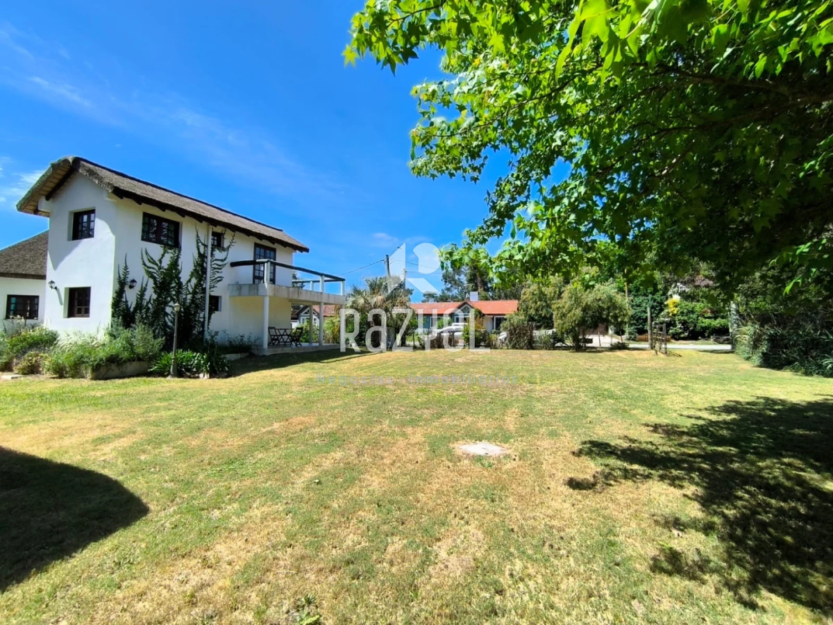 Casa ID.1153 - Casa en Venta. Pinares