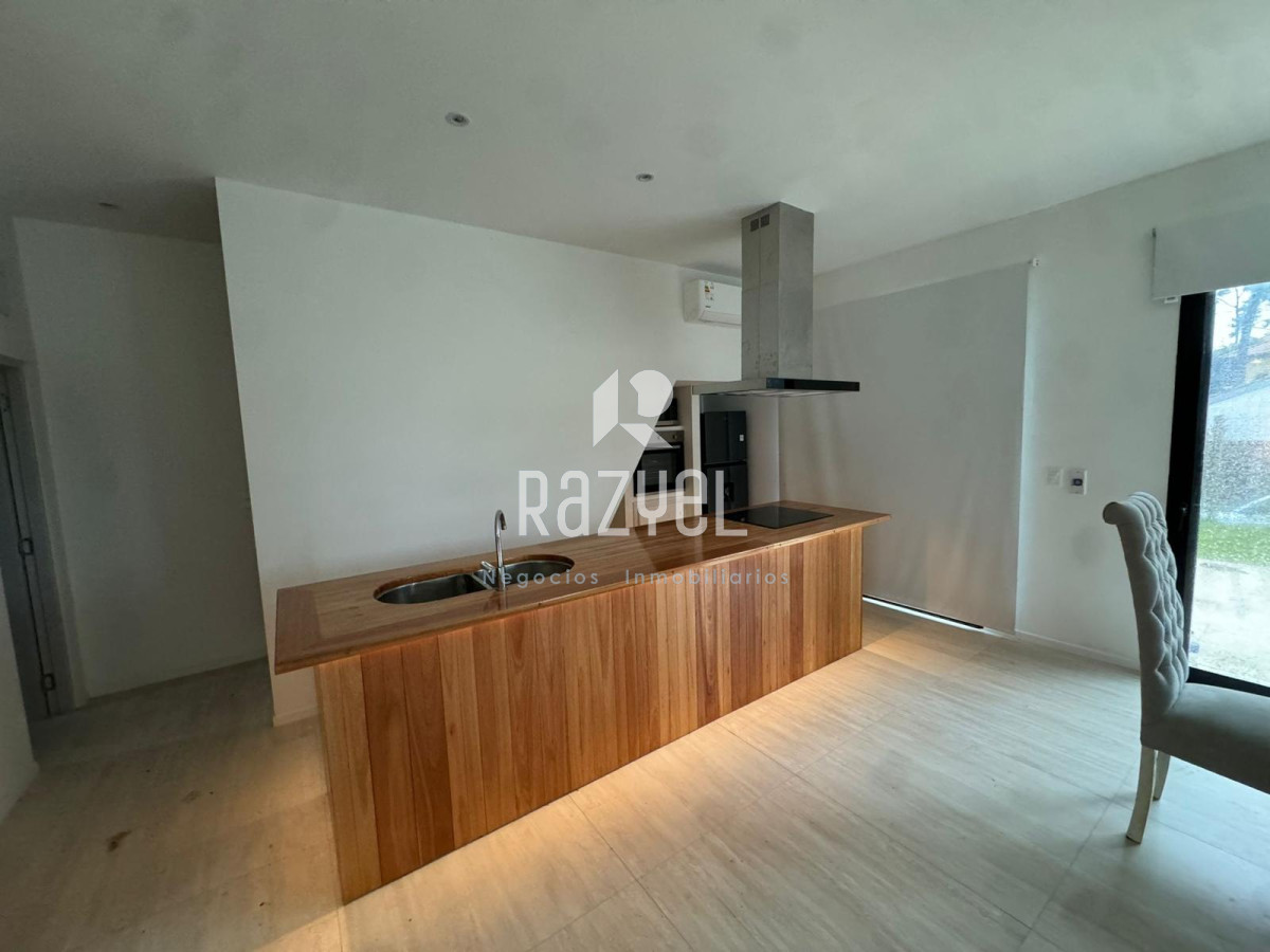 Casa ID.398 - CASA DE 3 DORMITORIOS EN ALQUILER ANUAL