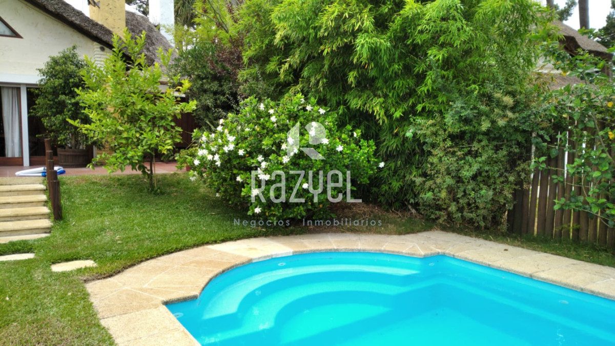 Casa ID.394 - Casa 4 dormitorios Pinares 