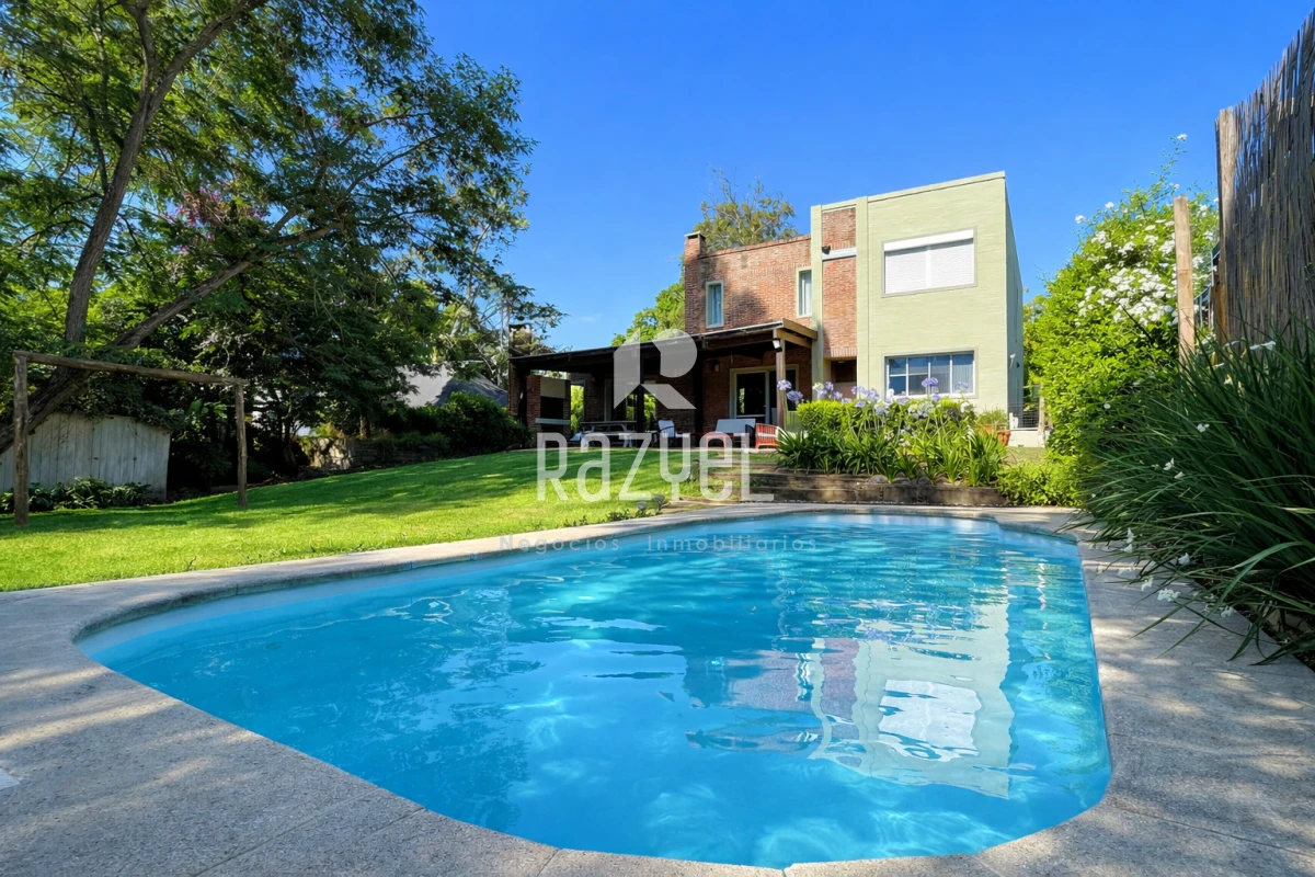 Casa ID.1210 - Hermosa casa en Pinares 4 dormitorios gran jardin