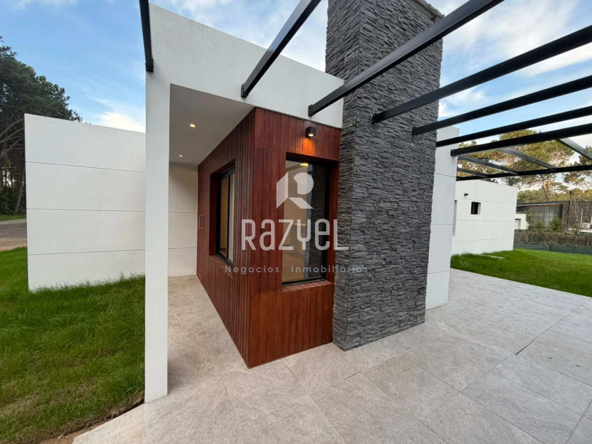 Casa ID.1289 - Casa en venta 3 dormitorios 2 baños Burnett