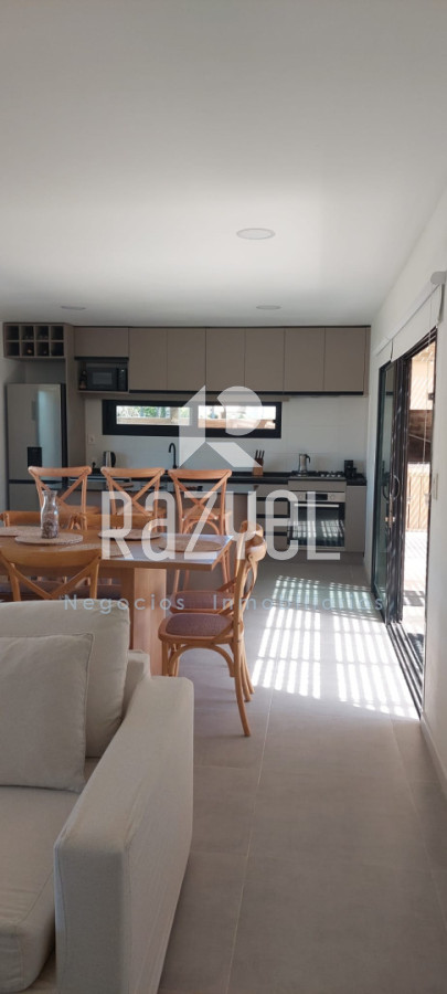 Casa ID.1213 - Casa Moderna en Venta de 3 dormitorios amueblada en Balneario Bs AS