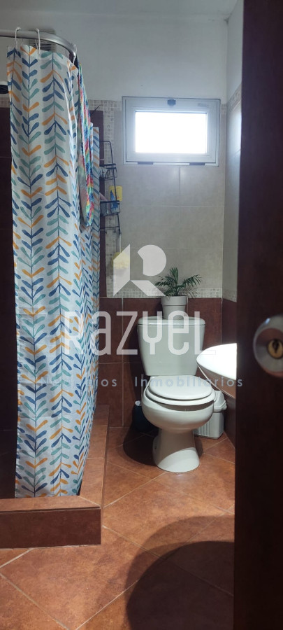 Casa ID.1151 -  Venta de Casa 3 dormitorios y Local  comercial