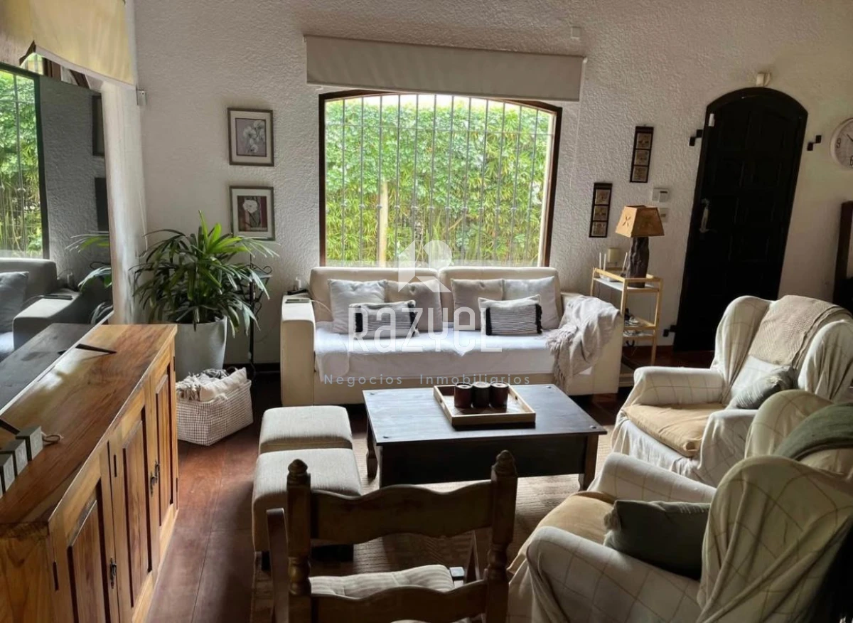 Casa ID.1243 - Linda casa  de 3 dormitorios y dependencia en Pinares, Punta del Este