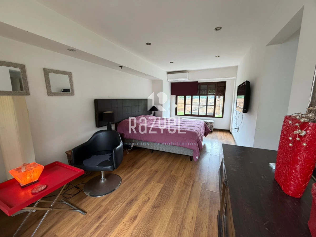 Casa ID.1265 - Hermosa casa en venta en Pinares terreno esquinero