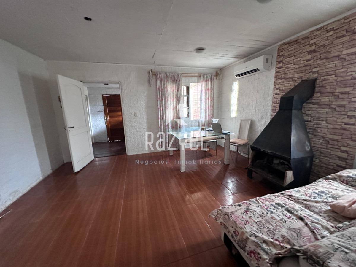 Casa ID.1236 - “Dos casas en un padrón , San Carlos .No apta banco”