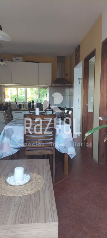 Casa ID.1151 -  Venta de Casa 3 dormitorios y Local  comercial