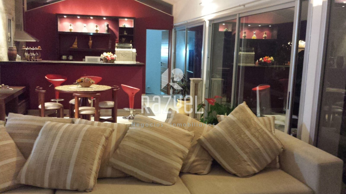 Casa ID.539 - Espectacular Casa - Alquiler Anual