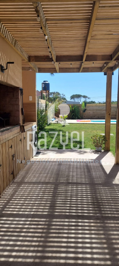 Casa ID.1213 - Casa Moderna en Venta de 3 dormitorios amueblada en Balneario Bs AS