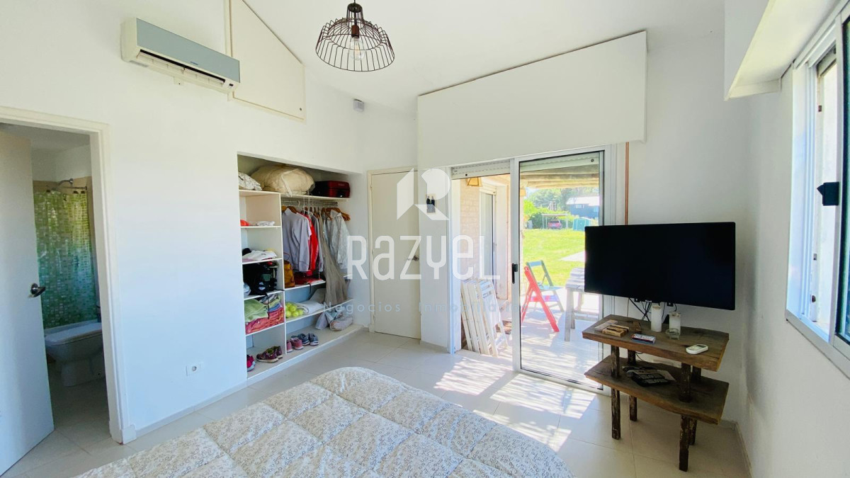 Casa ID.978 - En venta terreno de 1235mts con casa y piscina, La Barra- Miramar Acres. 