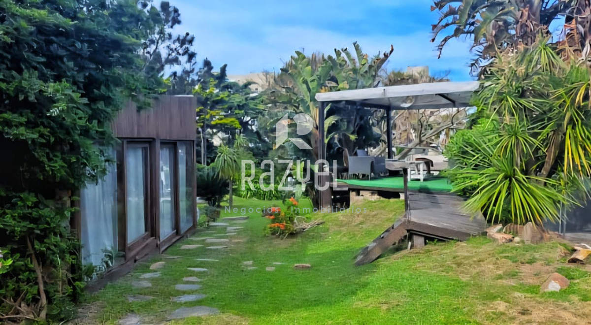 Casa ID.1101 - Casa en Venta Pinares a 100 mts del mar