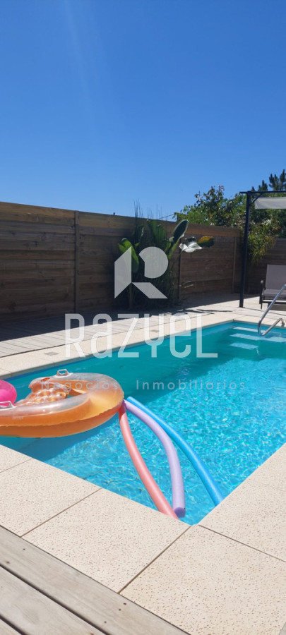 Casa ID.1213 - Casa Moderna en Venta de 3 dormitorios amueblada en Balneario Bs AS