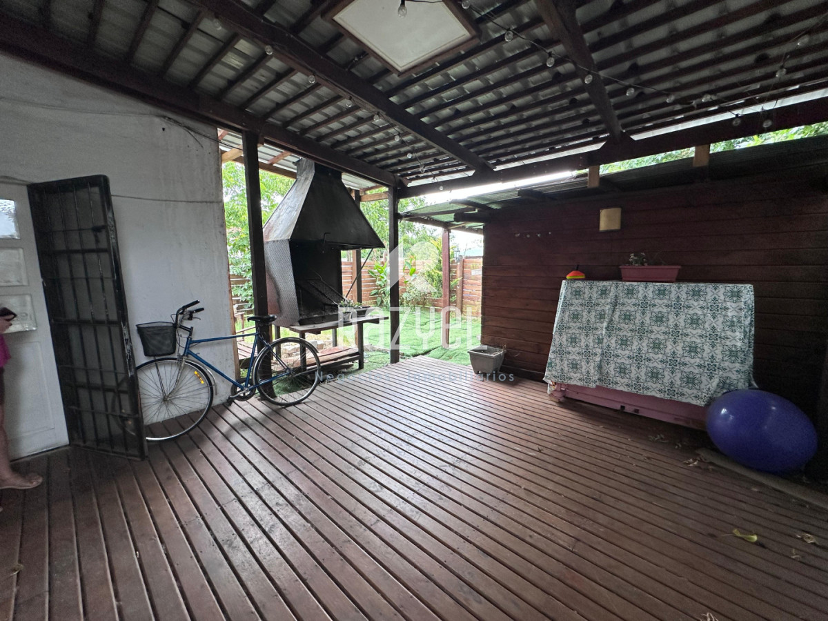 Casa ID.1236 - “Dos casas en un padrón , San Carlos .No apta banco”