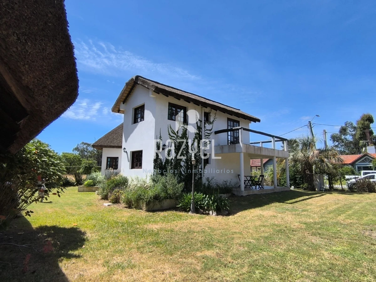 Casa ID.1153 - Casa en Venta. Pinares