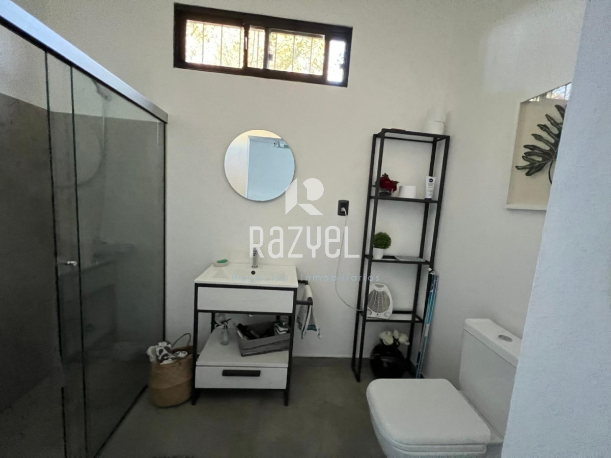Casa ID.1258 - Casa histórica reciclada del siglo XIX ,3 dormitorios + salón independiente . San Carlos