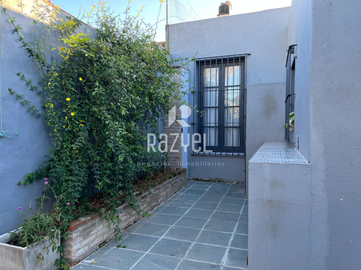 Casa ID.1258 - Casa histórica reciclada del siglo XIX ,3 dormitorios + salón independiente . San Carlos