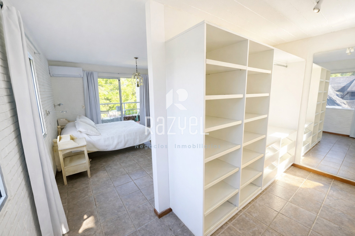 Casa ID.1210 - Hermosa casa en Pinares 4 dormitorios gran jardin