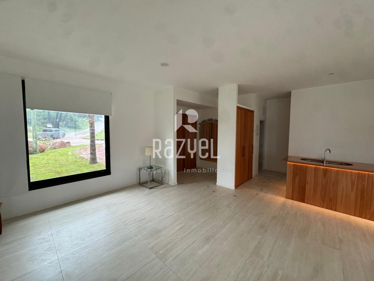 Casa ID.398 - CASA DE 3 DORMITORIOS EN ALQUILER ANUAL