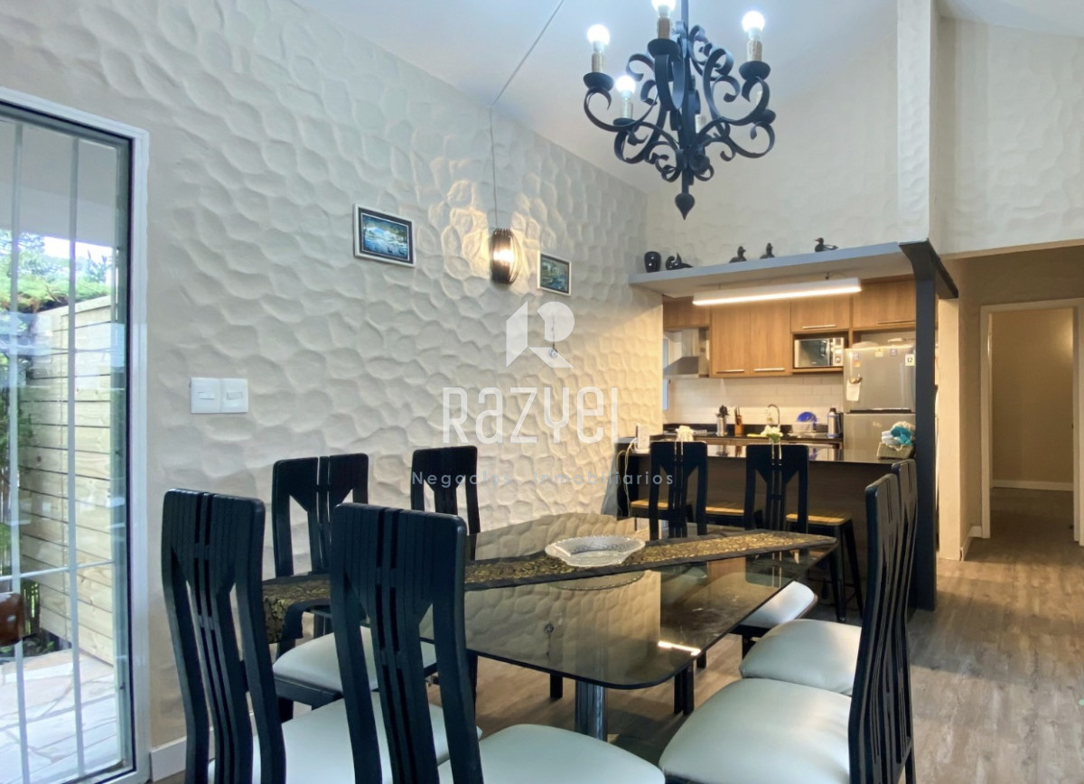 Casa ID.736 - Casa en Playa Mansa con 3 dorm + dep