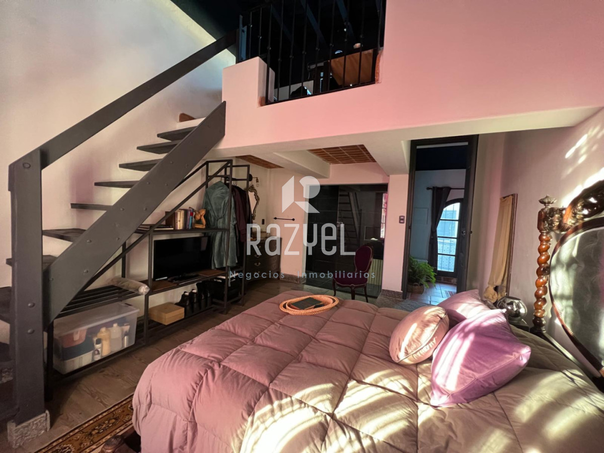 Casa ID.1258 - Casa histórica reciclada del siglo XIX ,3 dormitorios + salón independiente . San Carlos