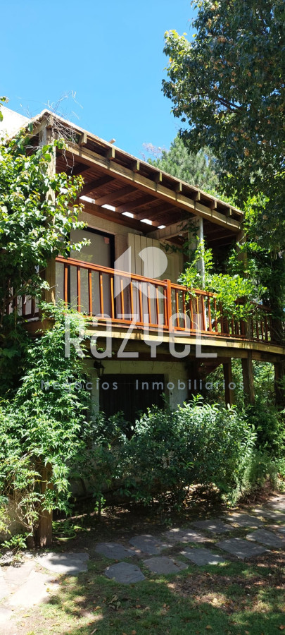 Casa ID.461 - Casa de 3 dorm con 1 apto construido de 1 dorm.