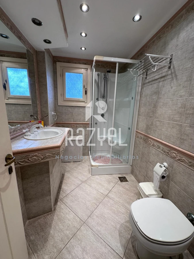 Casa ID.384 - Casa en Alquiler Anual y Venta