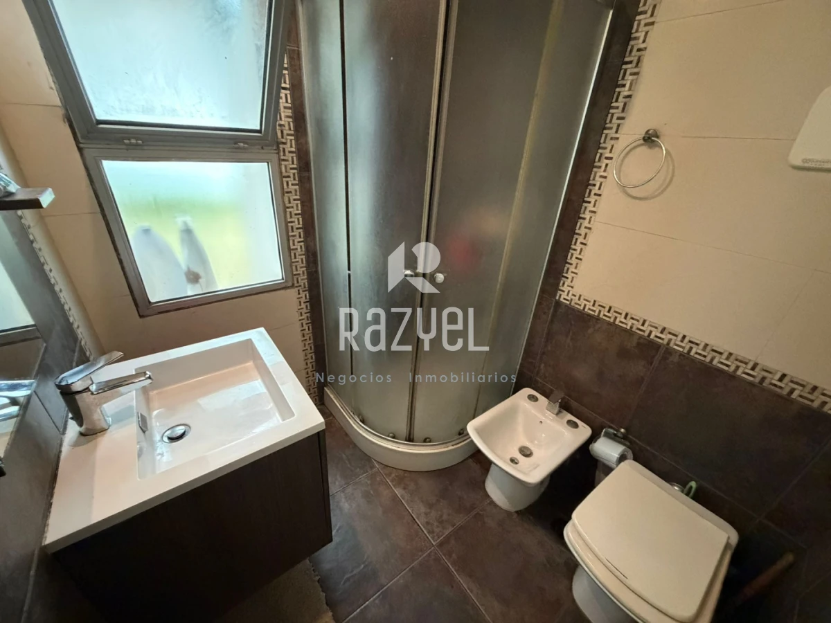 Casa ID.1265 - Hermosa casa en venta en Pinares terreno esquinero