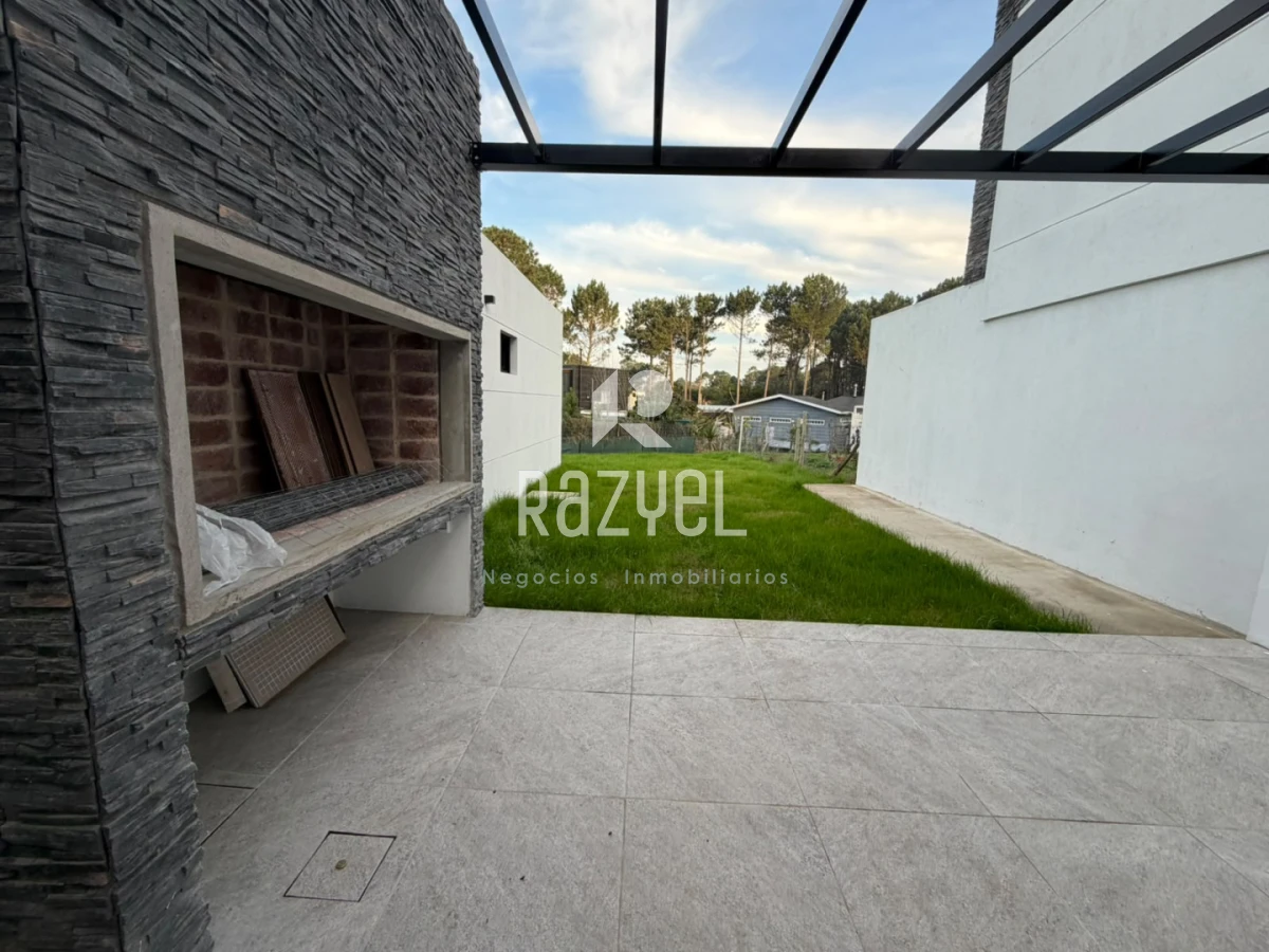 Casa ID.1289 - Casa en venta 3 dormitorios 2 baños Burnett