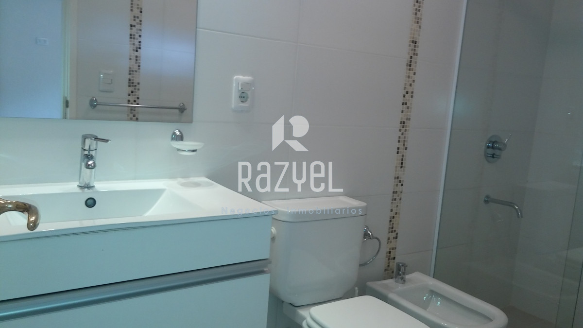 Casa ID.719 - Casa ¨Evergreen¨ Playa Mansa Venta, Alquiler Anual y Temporal