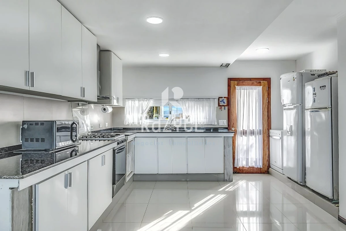 Casa ID.1104 - Casa En Venta Las Grutas, Punta Ballena